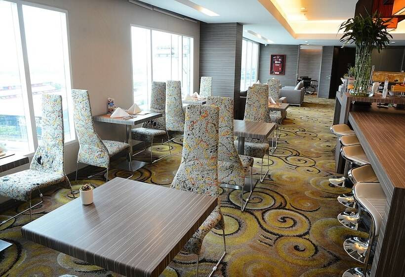 Номер Executive, Novotel Bangkok Impact