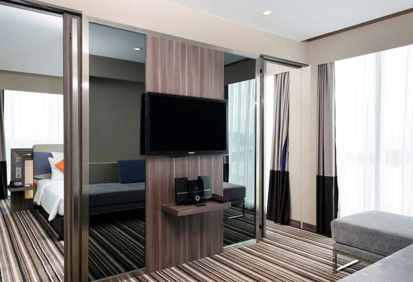 Люкс Премиум, Novotel Bangkok Impact