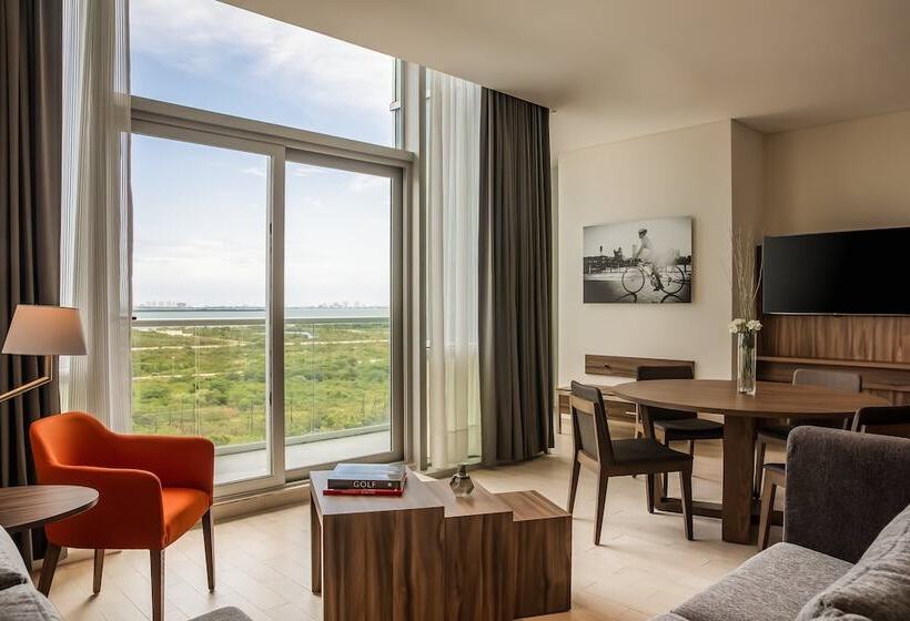Полулюкс, Fiesta Inn Cancun Las Americas