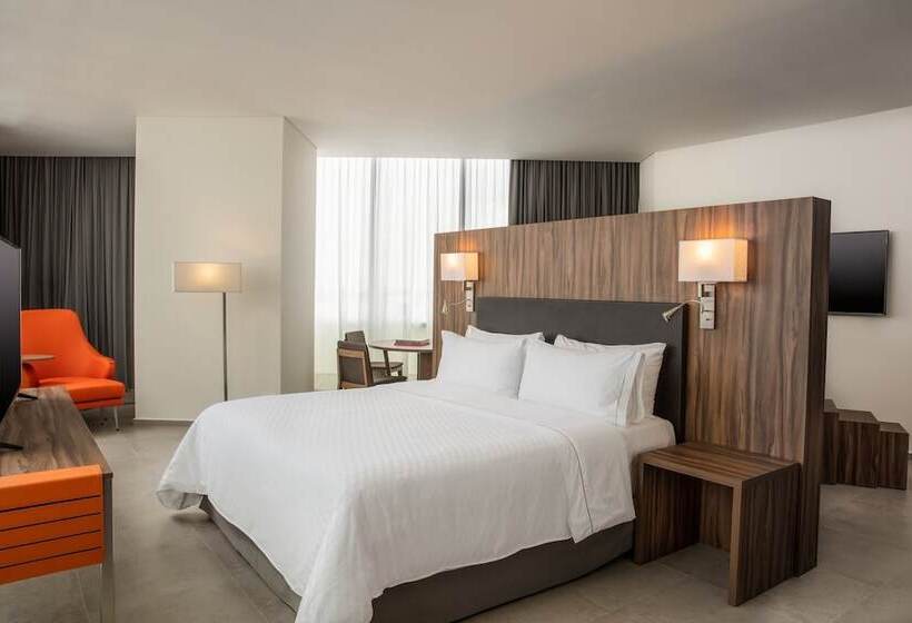 Полулюкс, Fiesta Inn Cancun Las Americas