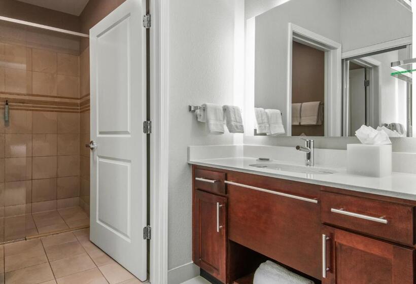 Люкс 2 Спальни, Residence Inn Phoenix Glendale Sports & Entertainment District