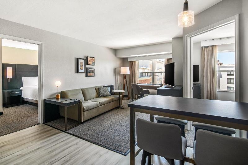 Люкс, Residence Inn Phoenix Glendale Sports & Entertainment District