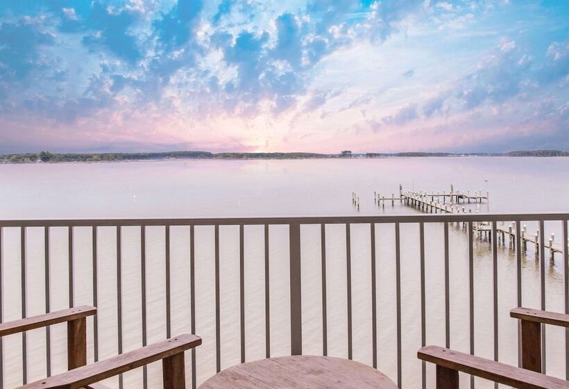 Люкс, Island Inn & Suites, Ascend Hotel Collection