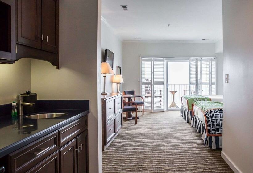 Люкс, Island Inn & Suites, Ascend Hotel Collection
