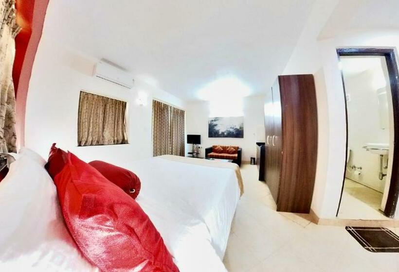 Номер Deluxe, Royale Assagao Resort   Near Vagator Beach