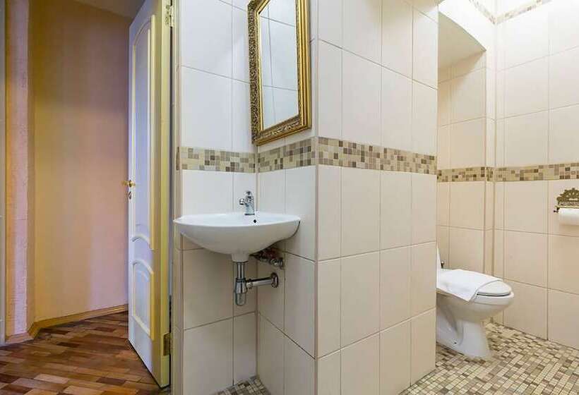 コンフォートルーム, Art Hotel Rachmaninov