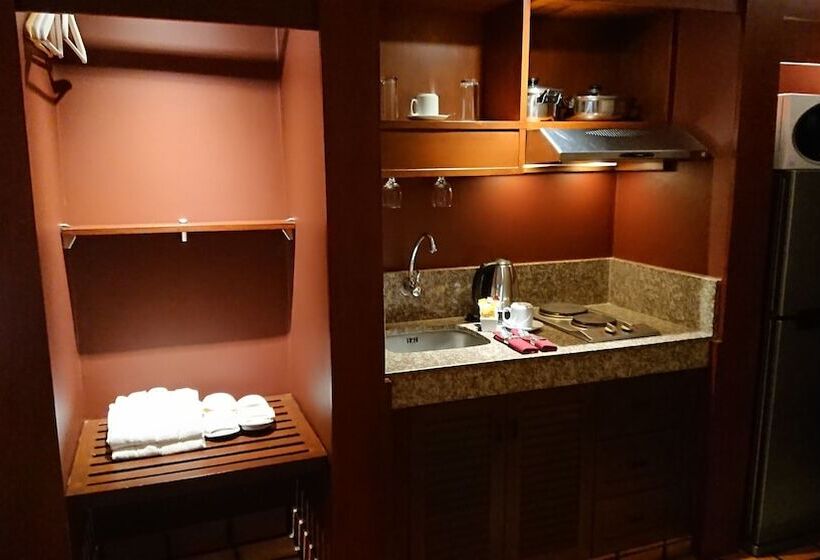 管理人员工作室, Pacific Club Resort