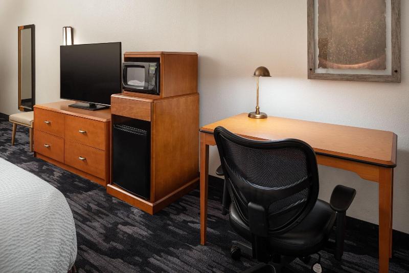 带大床的标准间, Fairfield Inn & Suites By Marriott Visalia Tulare