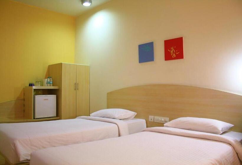 Номер Стандарт, Ginger  Pune  Pimpri