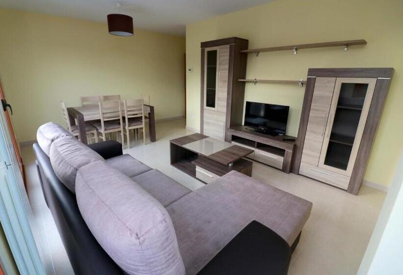 Апартаменты 3 Спальни, Hostal Casasnovas