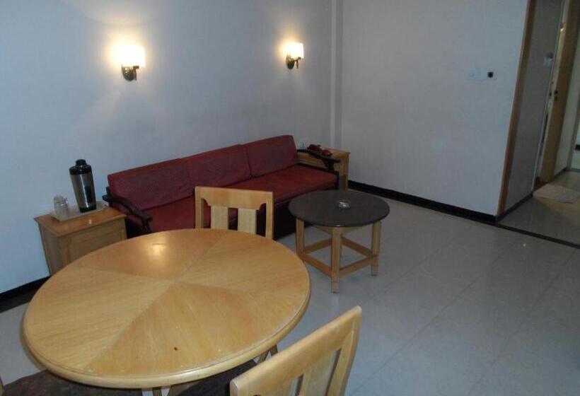 이그제큐티브 룸, Kalyan Residency