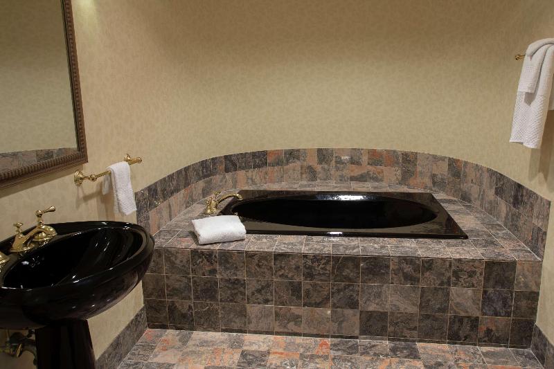 キングサイズベッドのスイートルーム, President Abraham Lincoln Springfield   Doubletree By Hilton