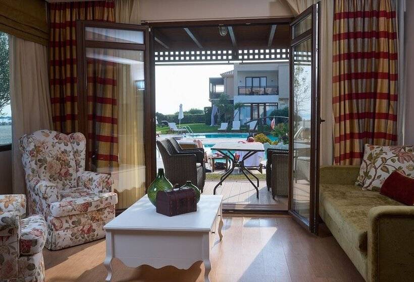 سوییت, Mediterranean Village Hotel & Spa