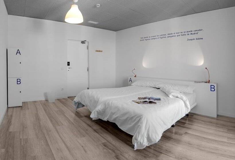 اتاق استاندارد با سرویس بهداشتی مشترک, Safestay Madrid Central