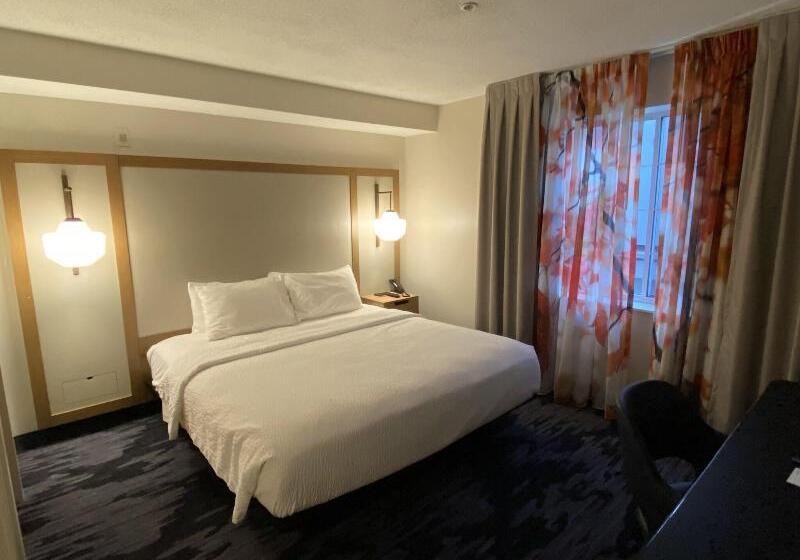 带大床的标准间, Fairfield Inn & Suites By Marriott Saratoga Malta
