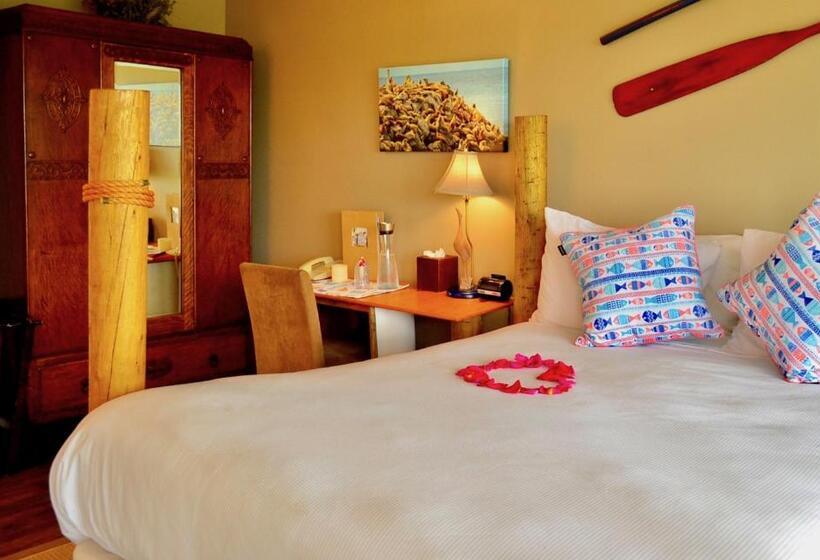Deluxe room with river view, Captain's Inn At Moss Landing