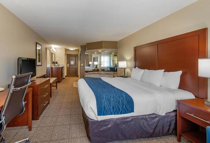 Люкс с гидромассажем, Comfort Inn & Suites Northern Kentucky