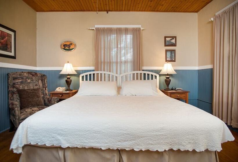 Номер Стандарт, Highland Lake Inn & Resort  Flat Rock
