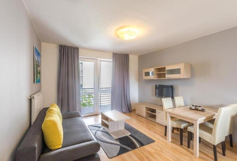 Апартаменты 2 Спальни, Corvin Plaza Apartments & Suites