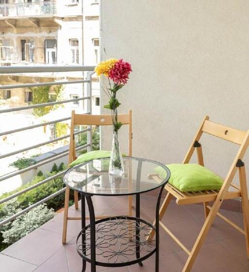 Апартаменты Deluxe 2 Спальни, Corvin Plaza Apartments & Suites