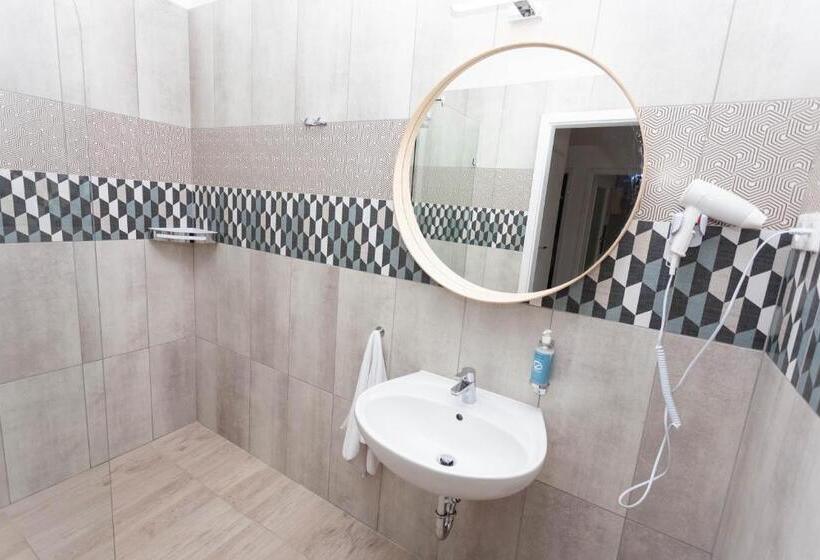 Апартаменты Deluxe 2 Спальни, Corvin Plaza Apartments & Suites