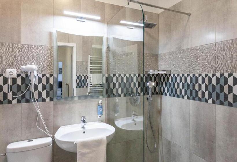 Апартаменты Deluxe 1 Спальня, Corvin Plaza Apartments & Suites