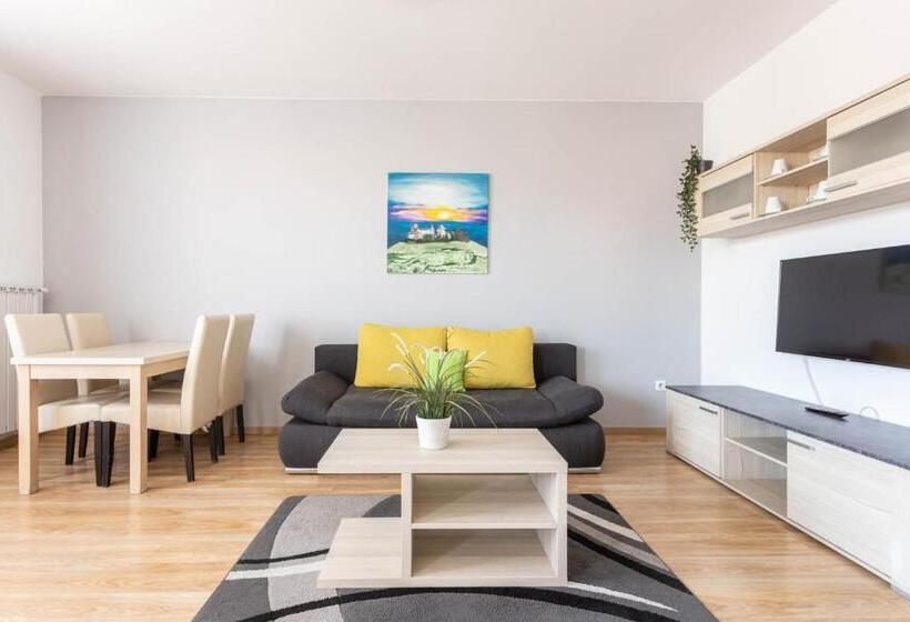 Апартаменты Deluxe 2 Спальни, Corvin Plaza Apartments & Suites