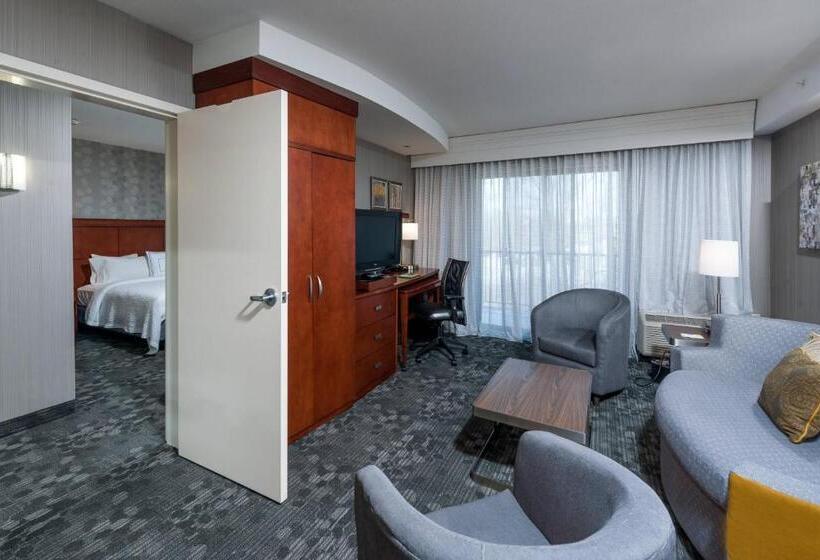 스위트 킹사이즈 침대, Courtyard By Marriott Portland Airport