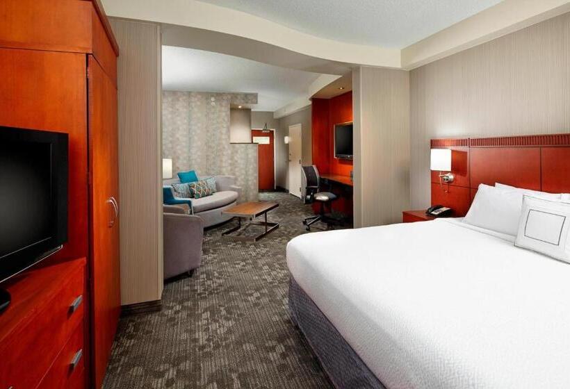 Президентский Люкс, Courtyard Pittsburgh Greensburg