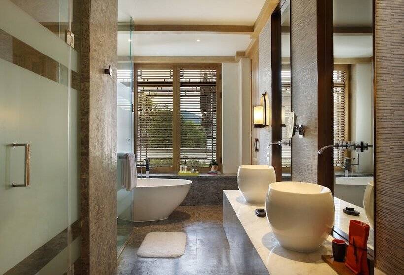 Номер Премиум, Indigo Lijiang Ancient Town, An Ihg