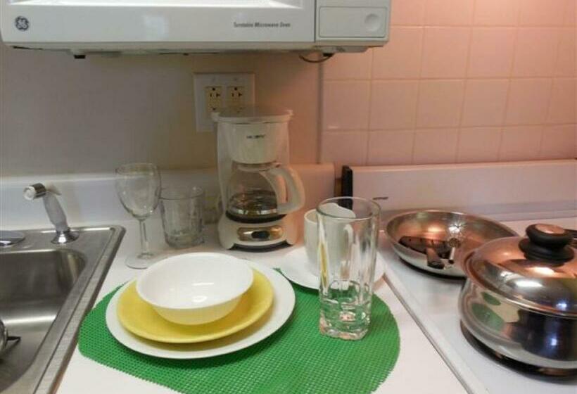 Люкс, Affordable Suites Shelby