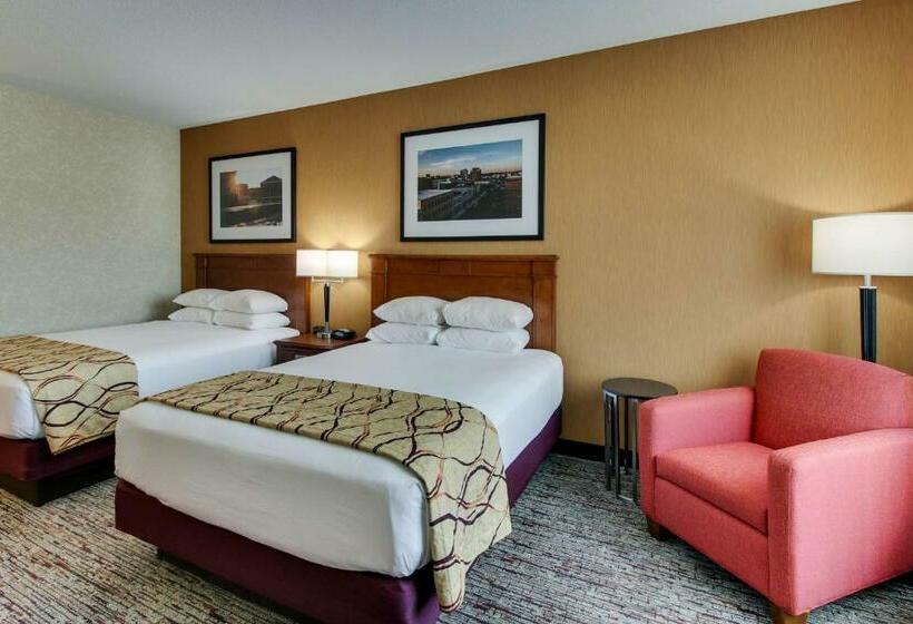 Номер Deluxe, Drury Inn & Suites Meridian