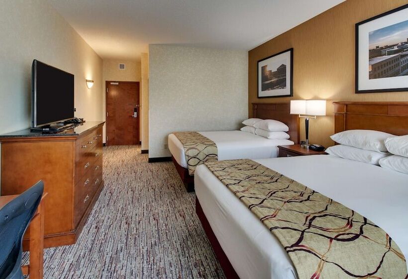 Номер Deluxe, Drury Inn & Suites Meridian