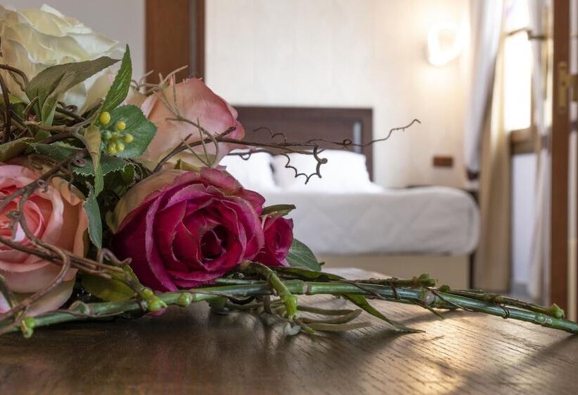 Junior Suite, Plaza Del Castillo