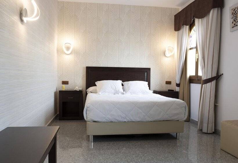Junior Suite, Plaza Del Castillo