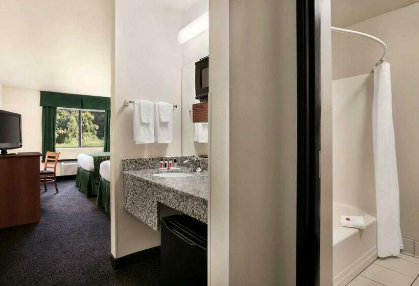 Номер Стандарт, Travelodge By Wyndham Low Moor Near Covington