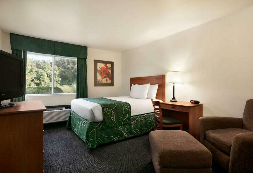 Стандартный Номер Кровать Кинг, Travelodge By Wyndham Low Moor Near Covington