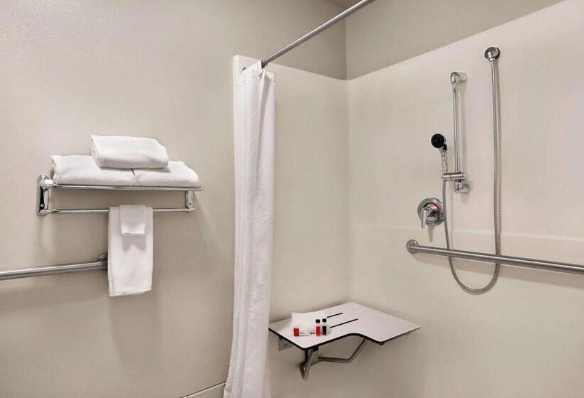 Номер Deluxe Адаптированный для Инвалидов, Travelodge By Wyndham Low Moor Near Covington