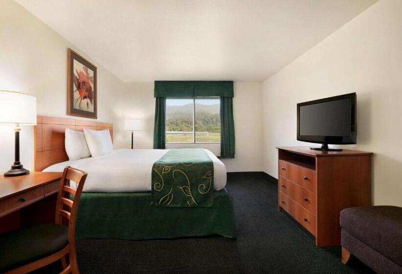 Номер Deluxe Адаптированный для Инвалидов, Travelodge By Wyndham Low Moor Near Covington