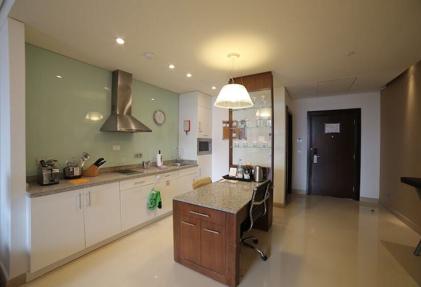 스탠다드 스튜디오, Staybridge Suites Beirut, An Ihg