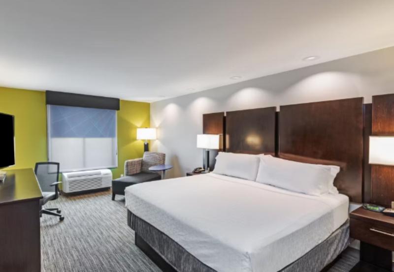 Номер Стандарт Кровать Кинг Адаптированный для Инвалидов, Holiday Inn Express & Suites Austin Nw   Lakeway By Ihg