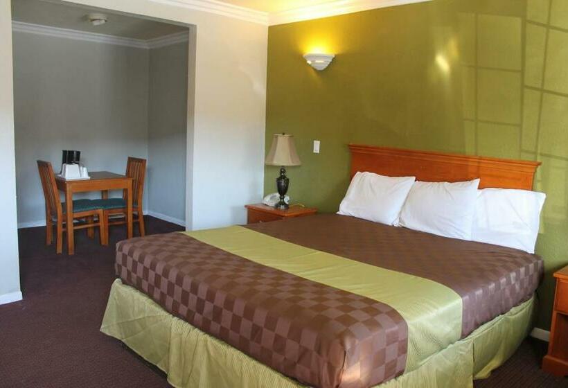 Стандартный Номер Кровать Кинг, West Coast Inn   Near Gem Theatre