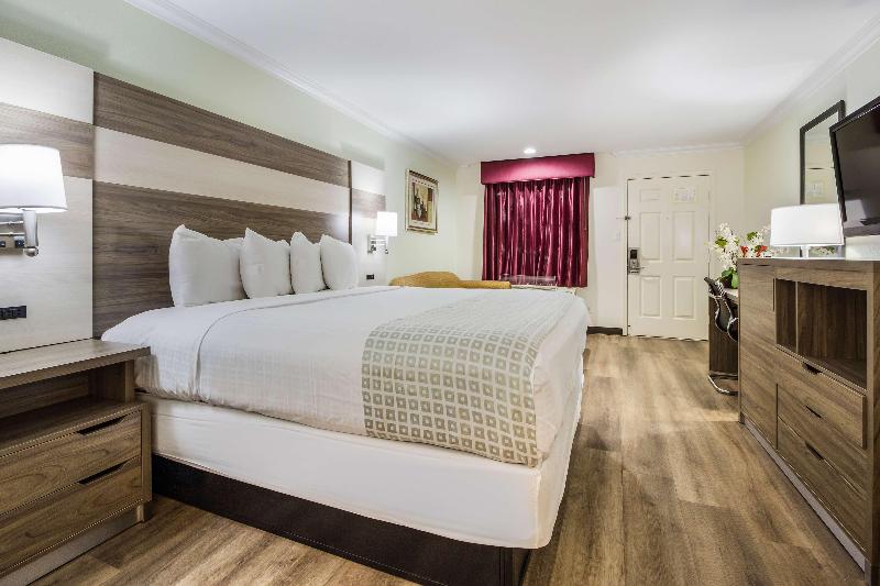장애인을 위한 킹사이즈 침대 스탠다드 룸, Americas Best Value Inn Columbus