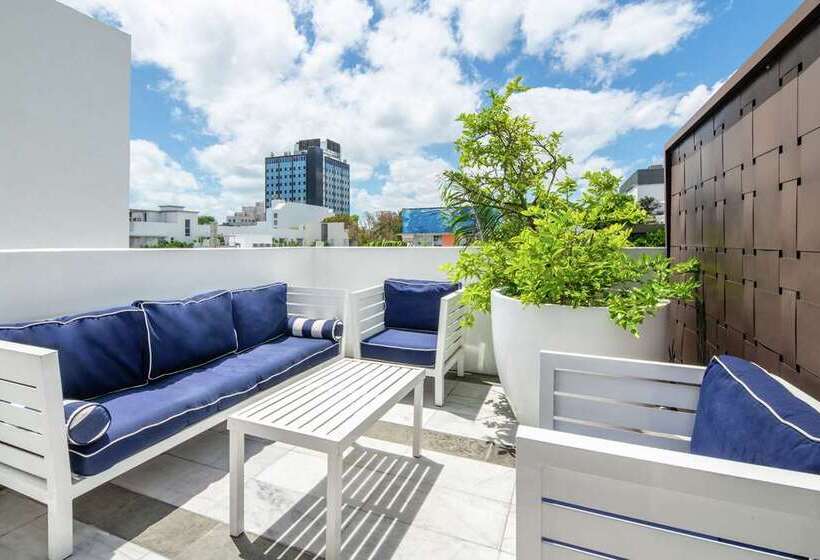 带大床的标准间, Gale South Beach, Curio Collection By Hilton
