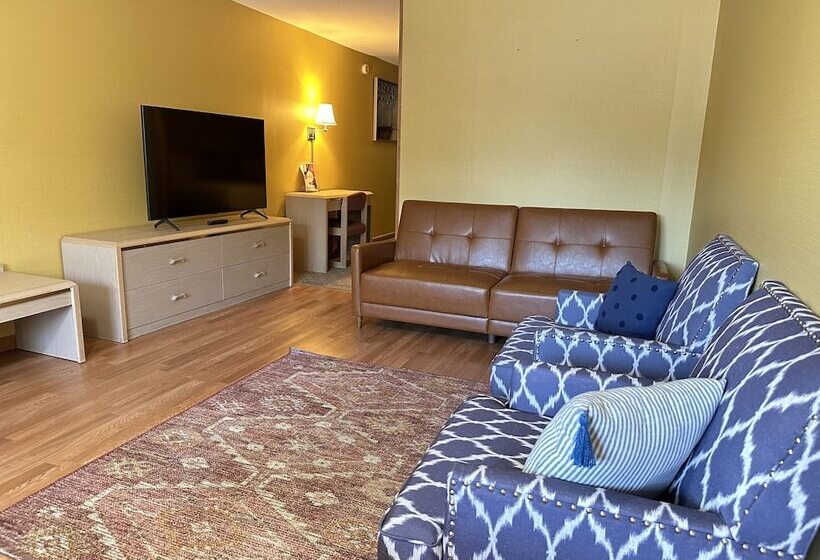 Family Suite, Timberland Inn & Suites