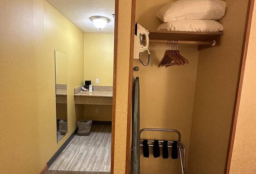 Family Suite, Timberland Inn & Suites