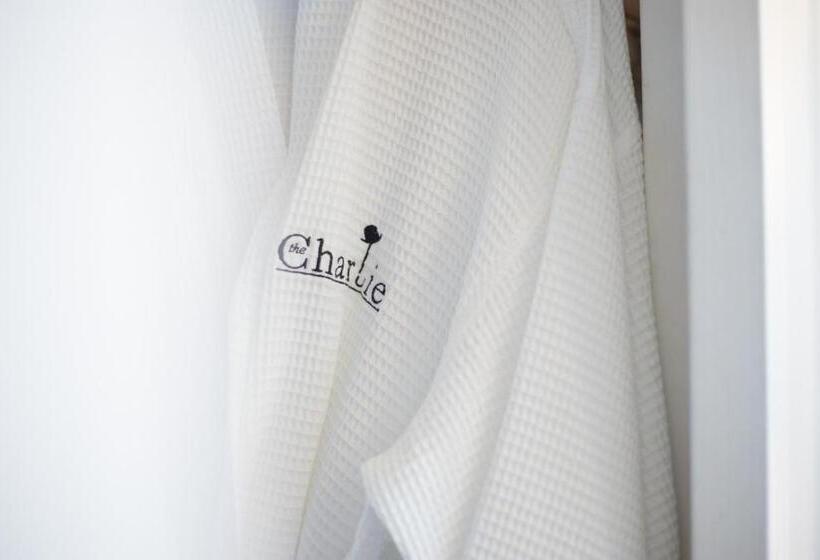 Апартаменты Deluxe 1 Спальня, The Charlie West Hollywood