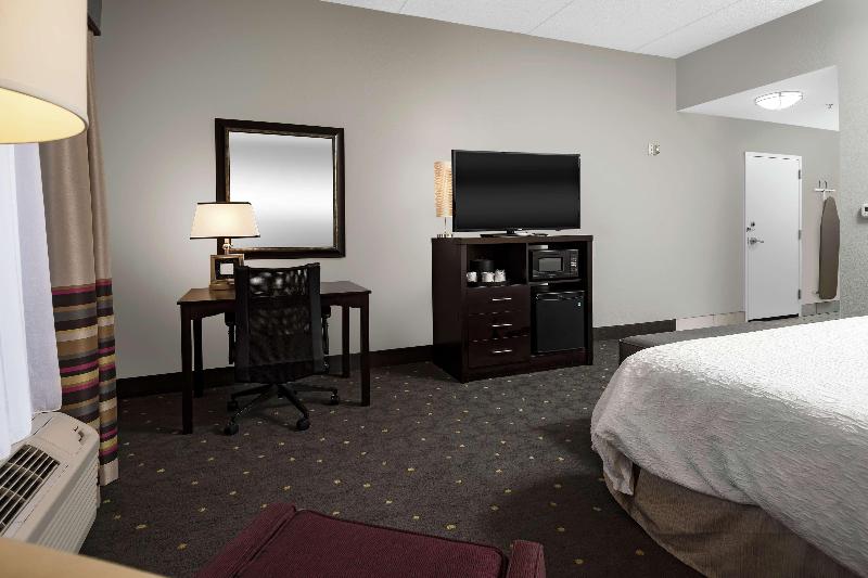 스탠다드 룸 킹사이즈 침대, Hampton Inn & Suites Raleigh Downtown