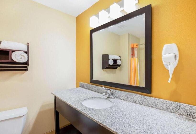Номер Deluxe Кровать Кинг, La Quinta Inn & Suites By Wyndham Floresville