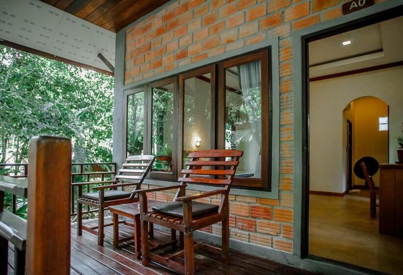 Номер Deluxe, The Vatika Resort And Spa
